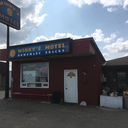 Winkys Motel Estevan Esterno foto