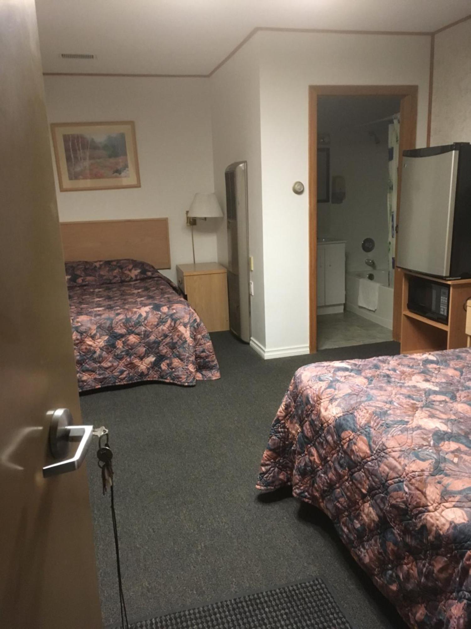 Winkys Motel Estevan Esterno foto